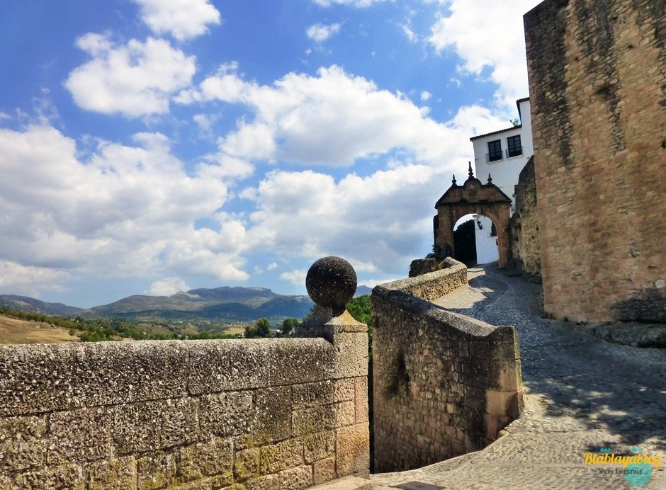 Ronda-porte-de-la-ville